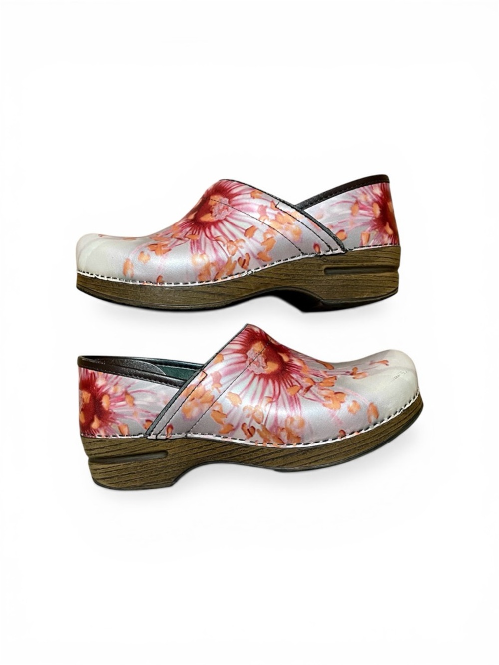 Dansko Professional Clog Ladies Size 39.
STUNNING red/orange floral color! - Picture 4 of 15